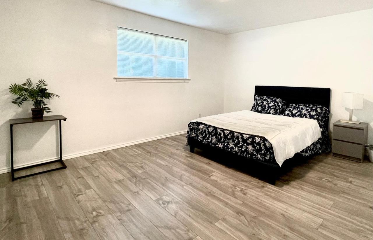 Downtown In Plano Apartment Exterior photo